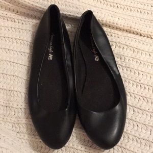 NWOT black faux leather flats